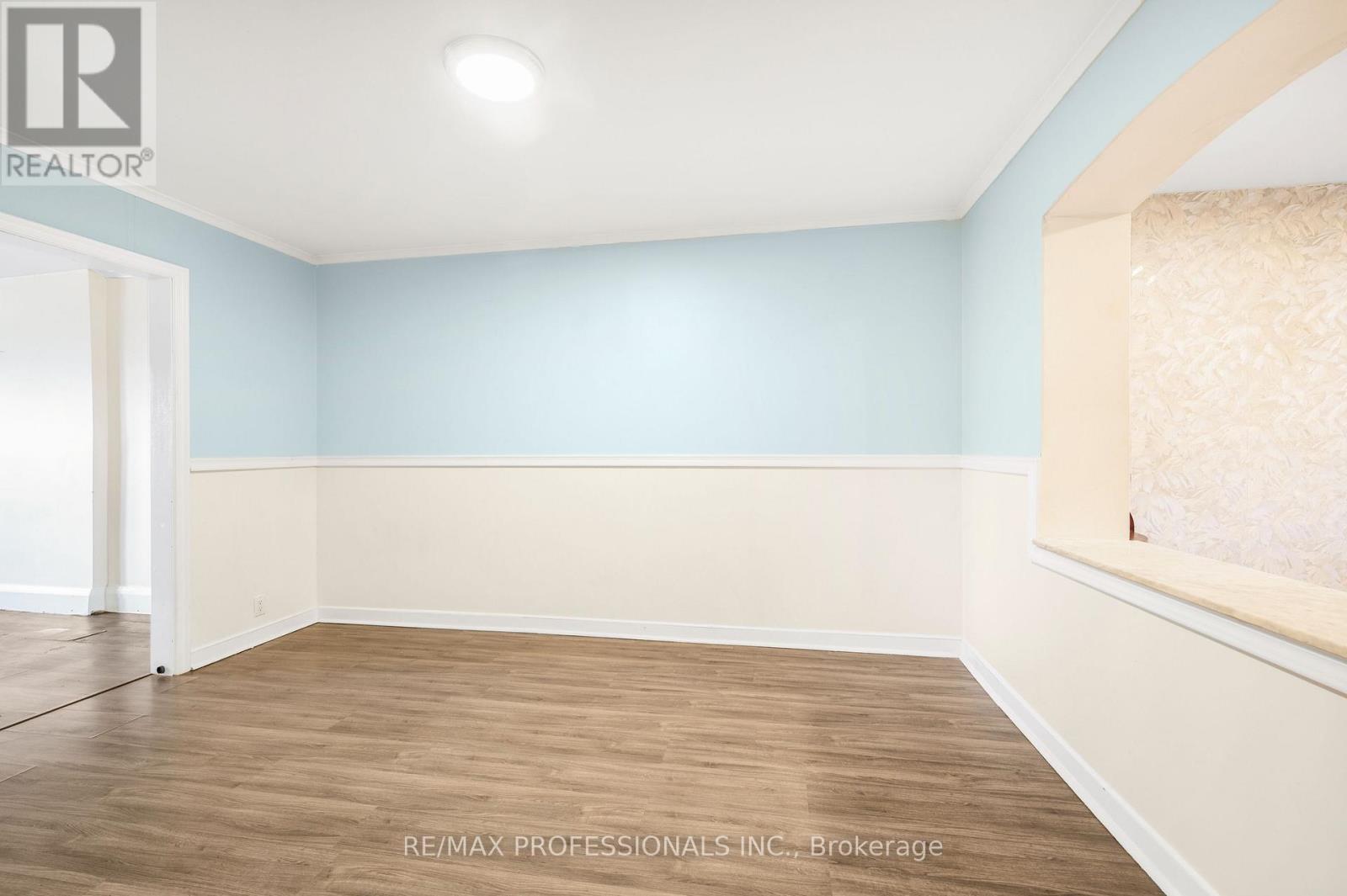 560 Atlas Avenue, Toronto, Ontario  M6C 3R4 - Photo 14 - C12612188