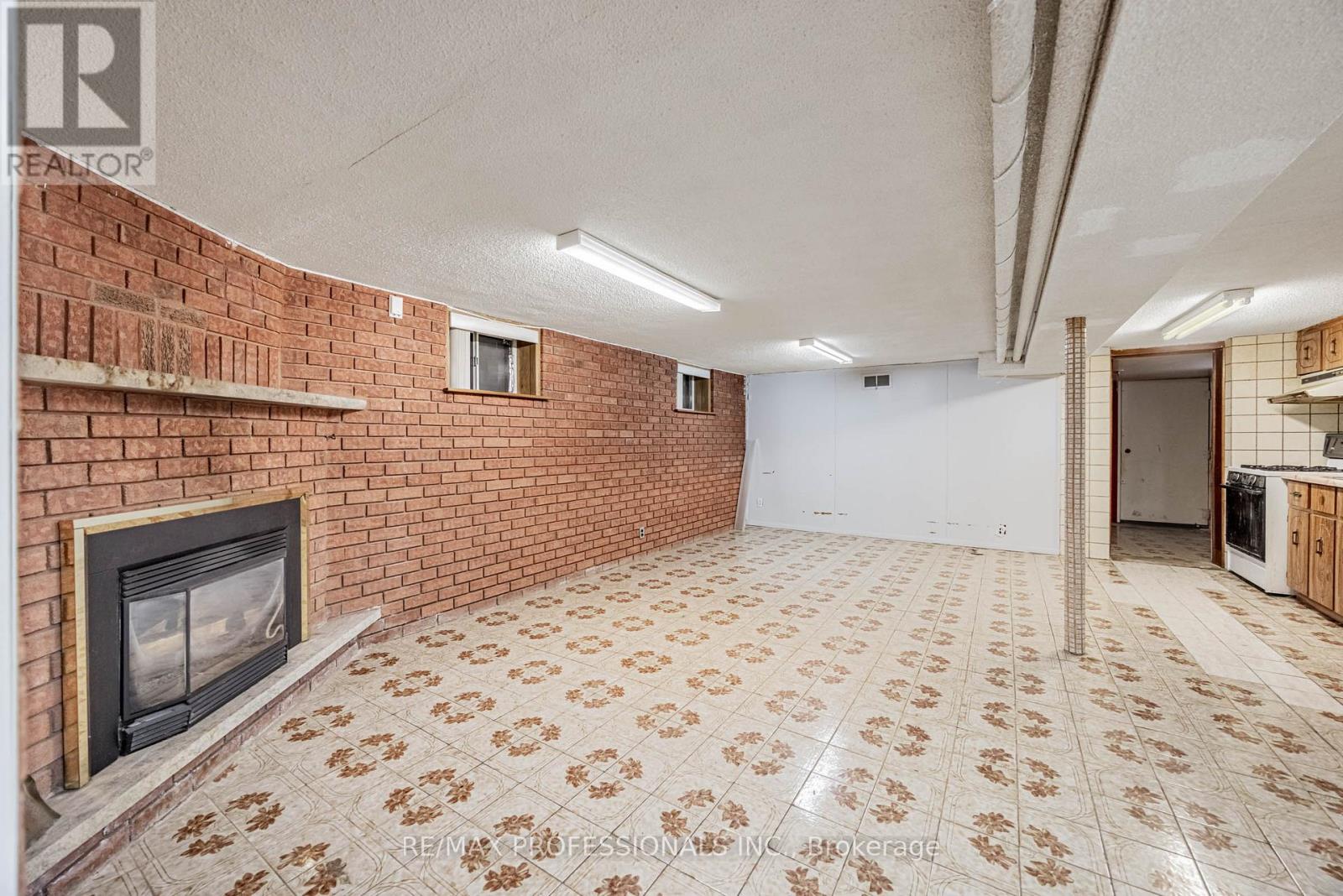 560 Atlas Avenue, Toronto, Ontario  M6C 3R4 - Photo 25 - C12612188