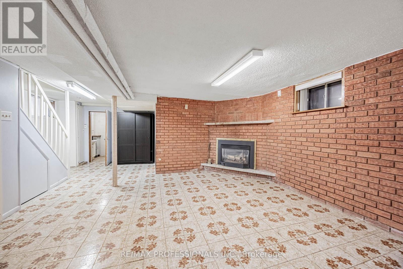 560 Atlas Avenue, Toronto, Ontario  M6C 3R4 - Photo 26 - C12612188