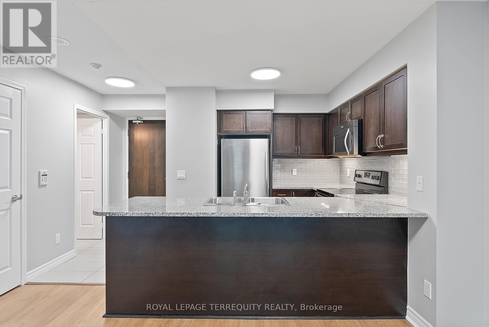 1212 - 19 Grand Trunk Crescent, Toronto (Waterfront Communities), Ontario  M5J 3A3 - Photo 8 - C12612210