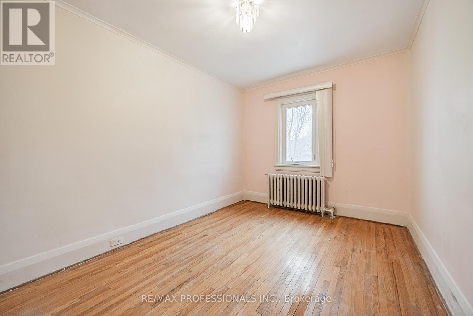 560 Atlas Avenue, Toronto, Ontario  M6C 3R4 - Photo 17 - C12612218