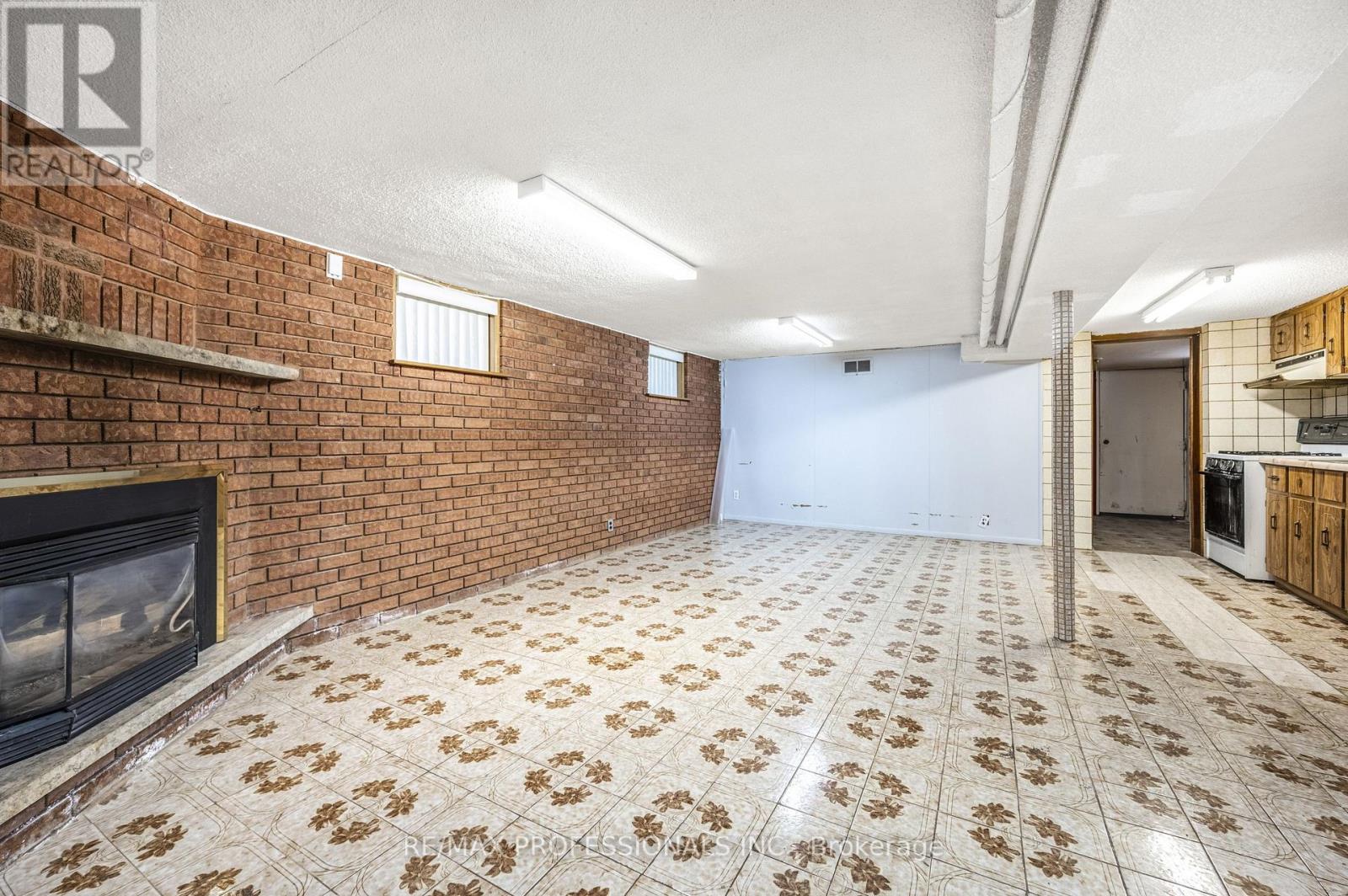 560 Atlas Avenue, Toronto, Ontario  M6C 3R4 - Photo 20 - C12612218