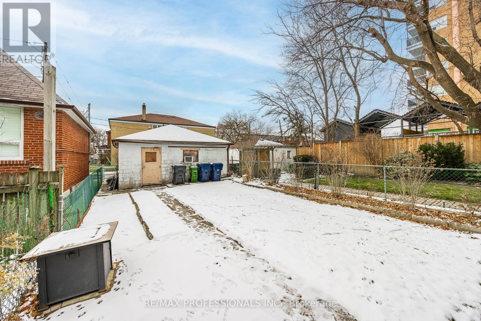 560 Atlas Avenue, Toronto, Ontario  M6C 3R4 - Photo 24 - C12612218