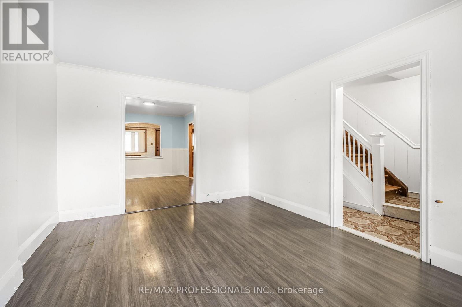 560 Atlas Avenue, Toronto, Ontario  M6C 3R4 - Photo 6 - C12612218