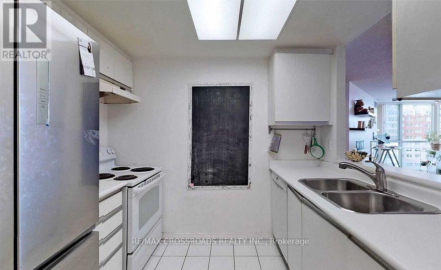 410 - 7 Concorde Place, Toronto (Banbury-Don Mills), Ontario  M3C 3N4 - Photo 11 - C12612296