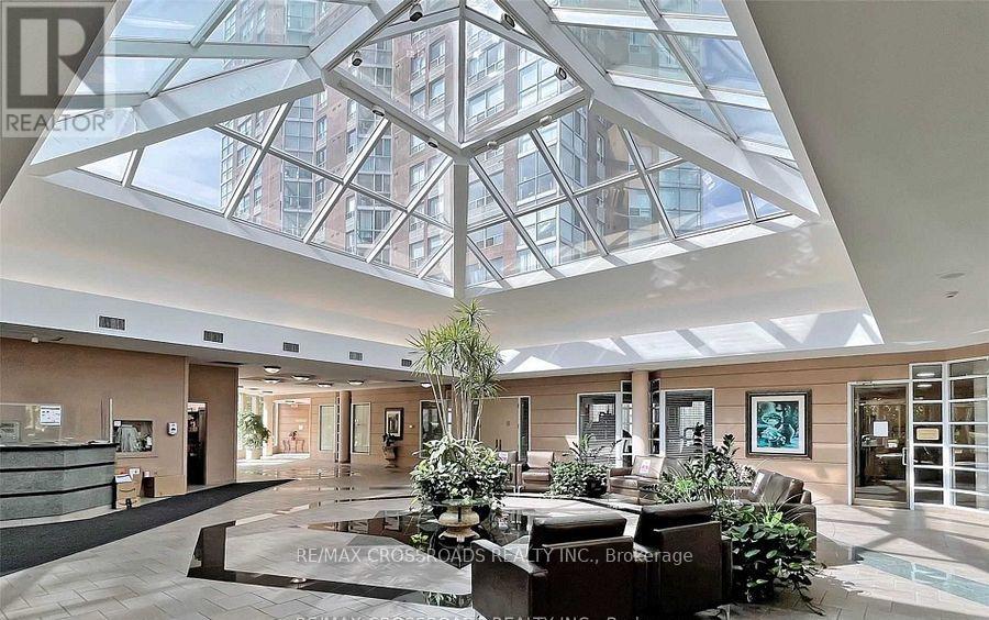 410 - 7 Concorde Place, Toronto (Banbury-Don Mills), Ontario  M3C 3N4 - Photo 7 - C12612296