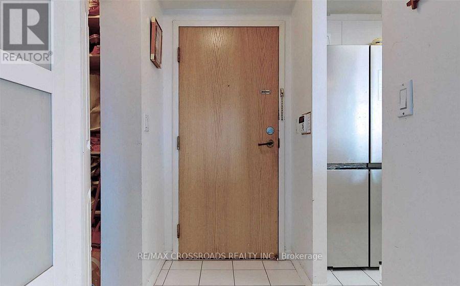 410 - 7 Concorde Place, Toronto (Banbury-Don Mills), Ontario  M3C 3N4 - Photo 8 - C12612296