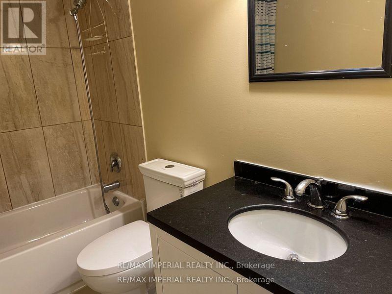 Front Unit - 166 Hupfield Trail E, Toronto (Malvern), Ontario  M1B 4P7 - Photo 12 - E12612120