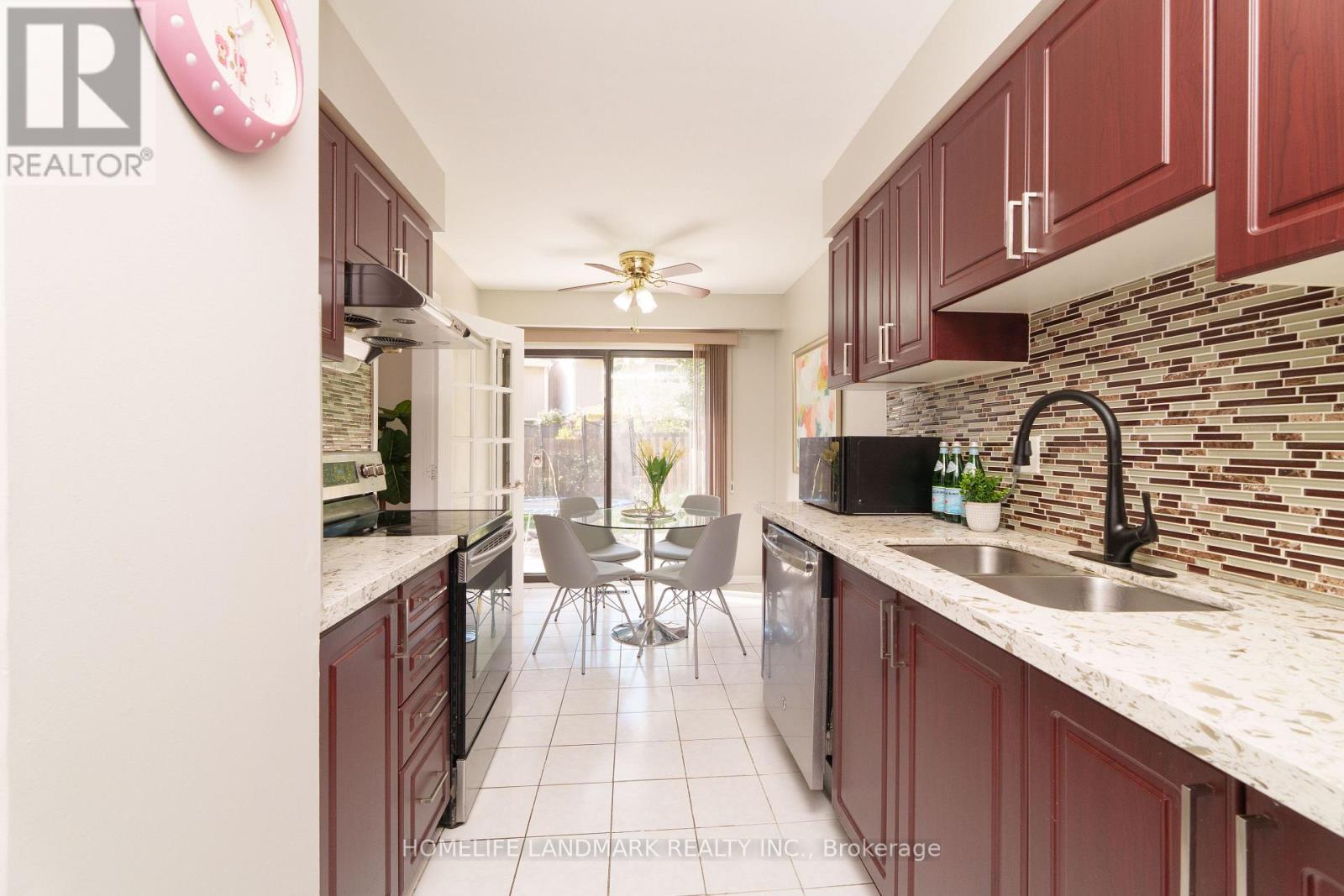 20 Croach Crescent, Toronto, Ontario  M1S 4J1 - Photo 7 - E12612132