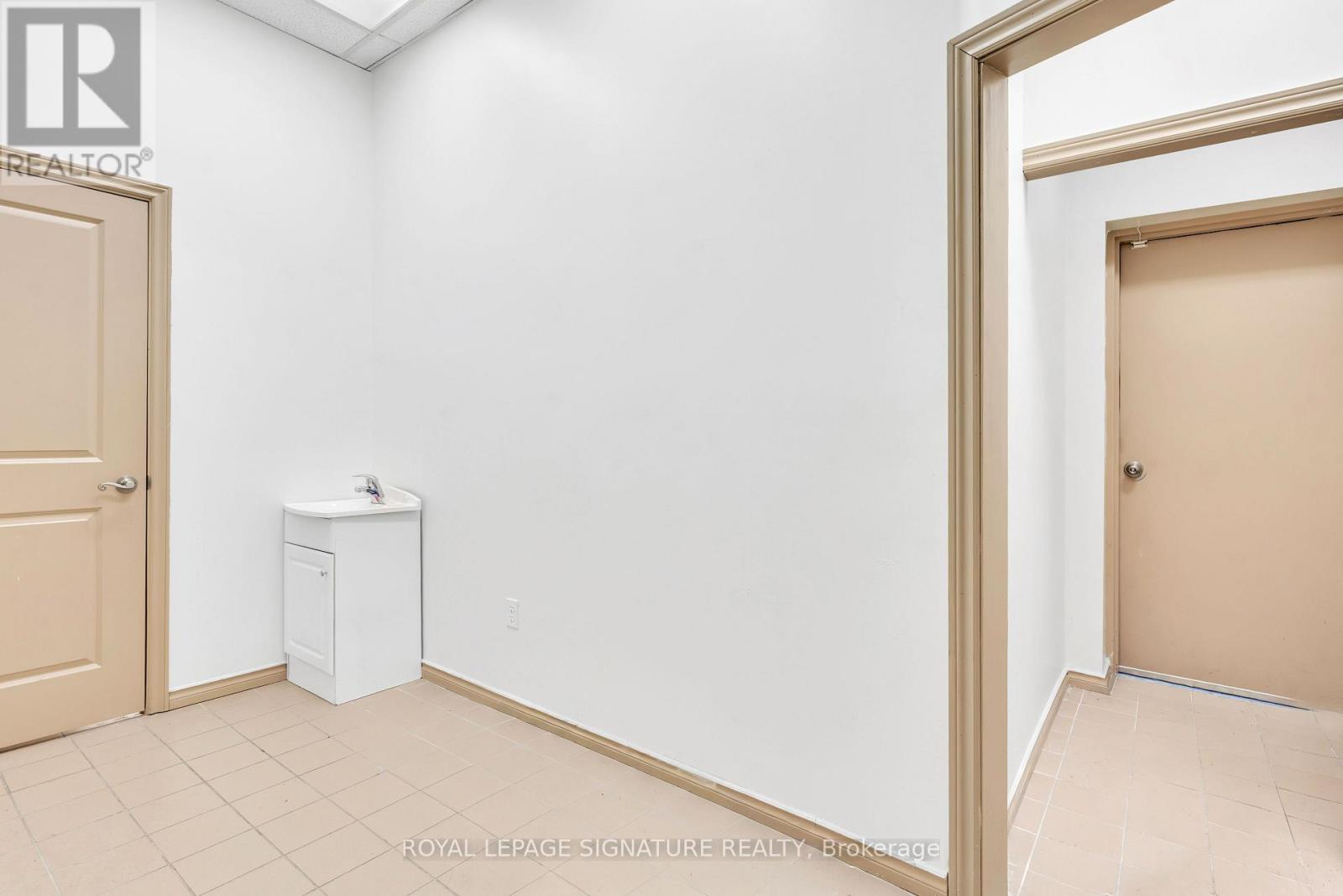 4 - 3155 Eglinton Avenue E, Toronto (Scarborough Village), Ontario  M1J 2G2 - Photo 8 - E12612152