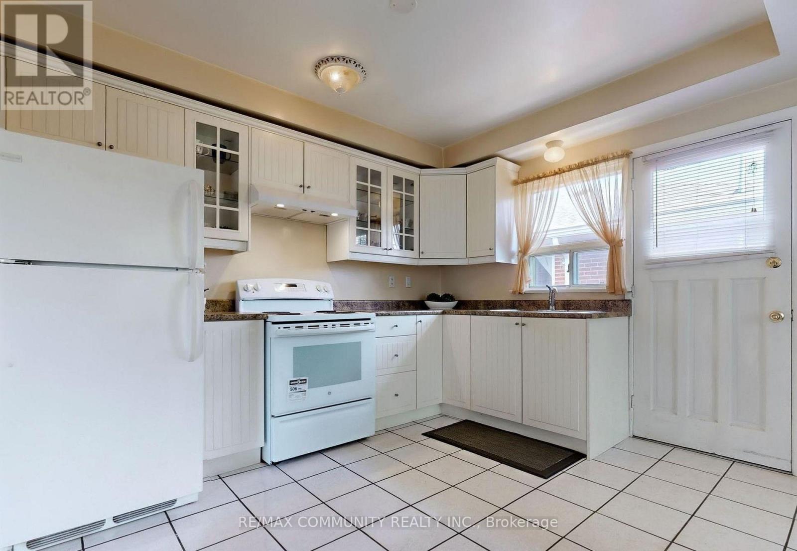 Main - 1 Applefield Drive, Toronto (Bendale), Ontario  M1P 3X8 - Photo 12 - E12612202