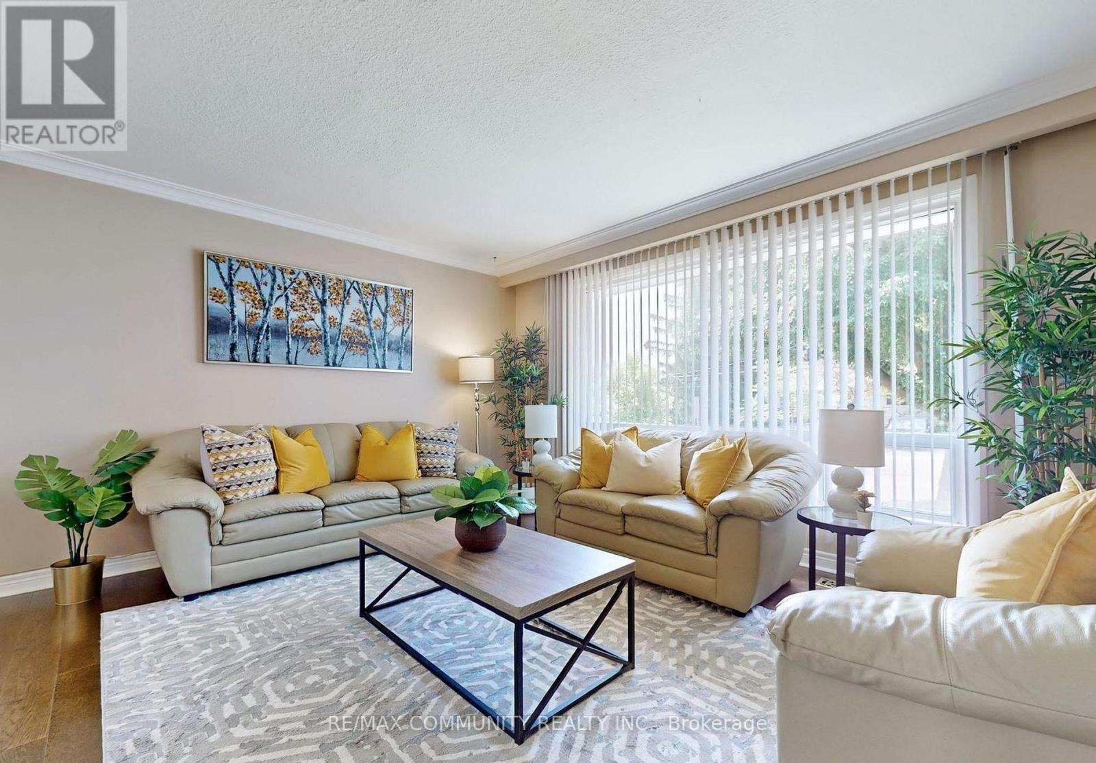 Main - 1 Applefield Drive, Toronto (Bendale), Ontario  M1P 3X8 - Photo 2 - E12612202