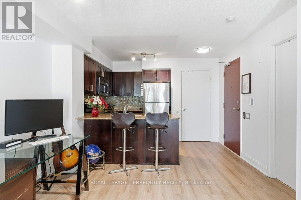 1512 - 2181 Yonge Street, Toronto, Ontario  M4S 3H7 - Photo 3 - C12610224