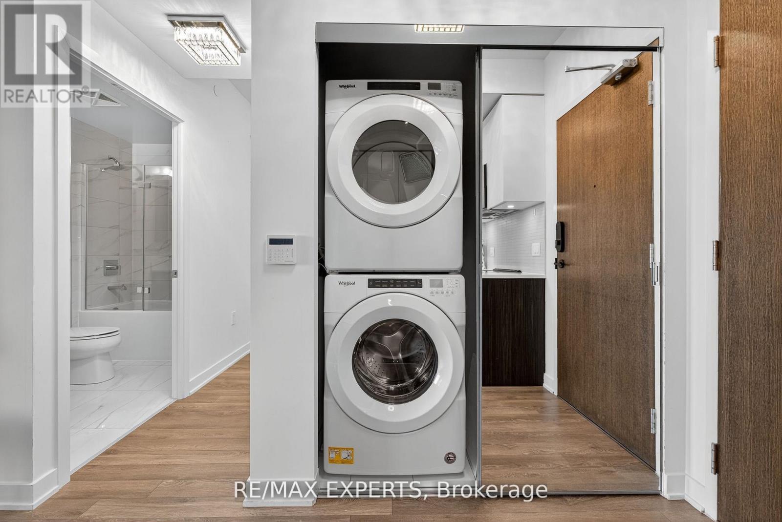 831 - 100 Eagle Rock Way, Vaughan, Ontario  L6A 5B9 - Photo 10 - N12612118