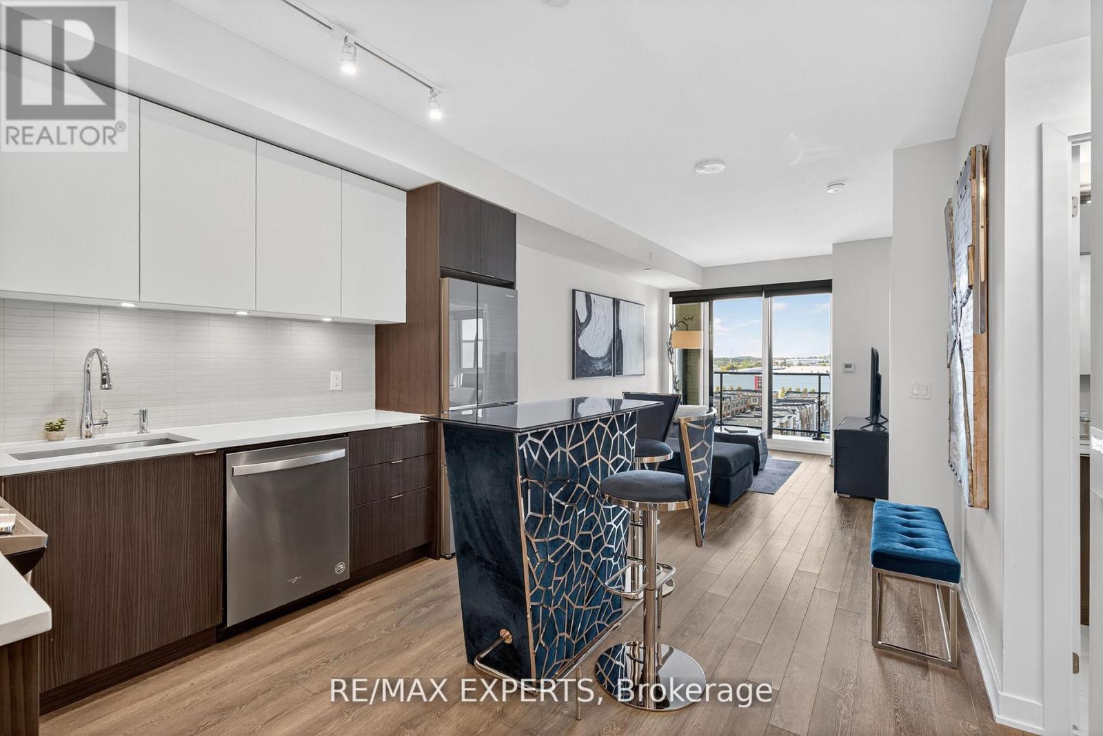 831 - 100 Eagle Rock Way, Vaughan, Ontario  L6A 5B9 - Photo 4 - N12612118