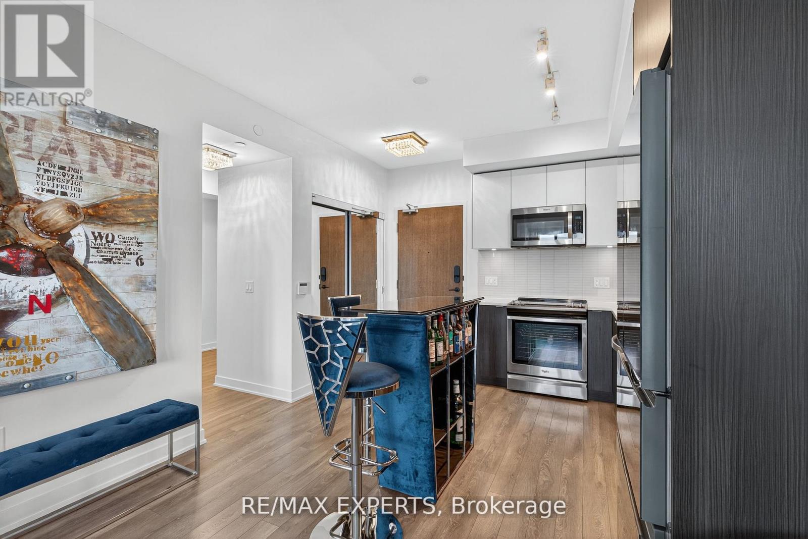 831 - 100 Eagle Rock Way, Vaughan, Ontario  L6A 5B9 - Photo 5 - N12612118