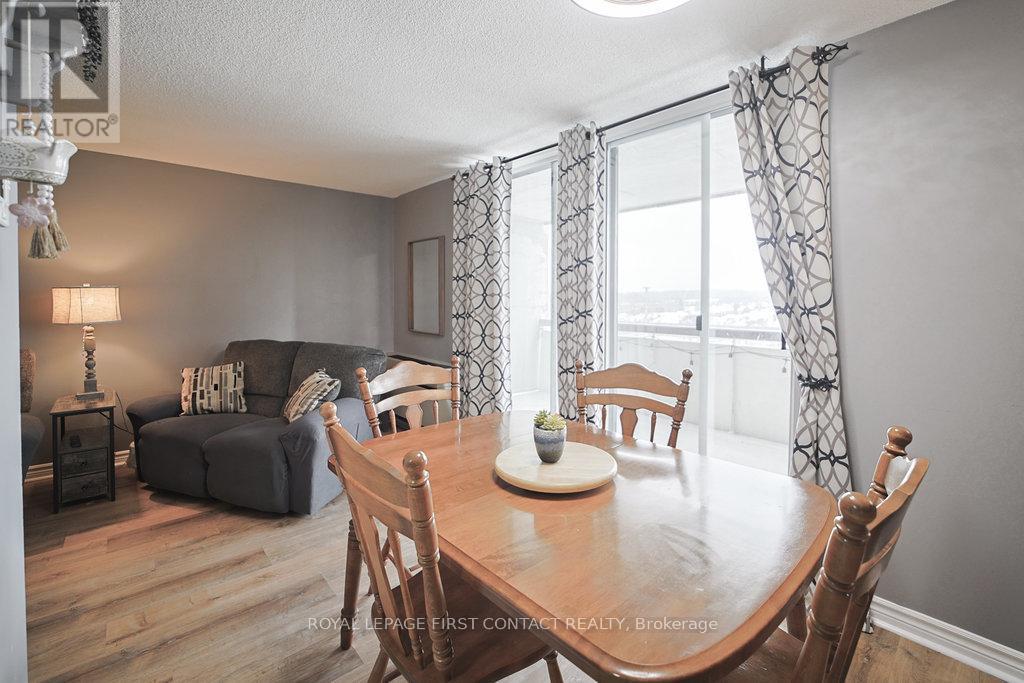 808 - 20 William Roe Boulevard, Newmarket, Ontario  L3Y 5V6 - Photo 13 - N12612122