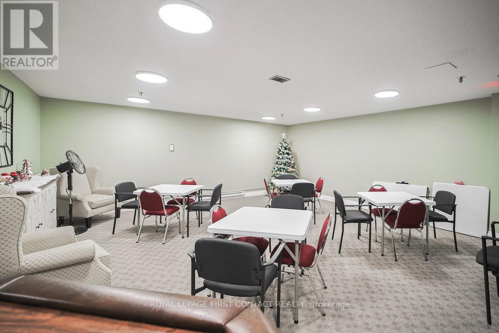 808 - 20 William Roe Boulevard, Newmarket, Ontario  L3Y 5V6 - Photo 32 - N12612122