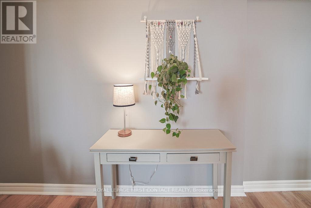 808 - 20 William Roe Boulevard, Newmarket, Ontario  L3Y 5V6 - Photo 7 - N12612122