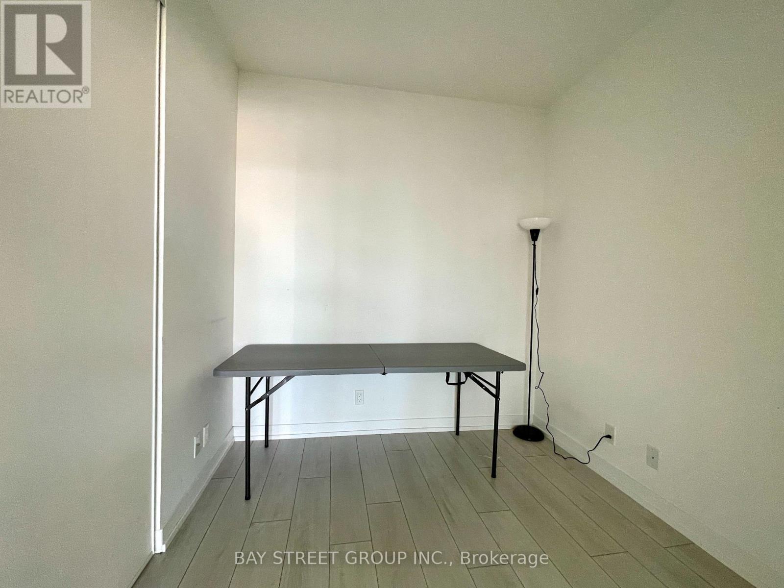 2207 - 5 Buttermill Avenue, Vaughan (Vaughan Corporate Centre), Ontario  L4K 0J5 - Photo 10 - N12612204