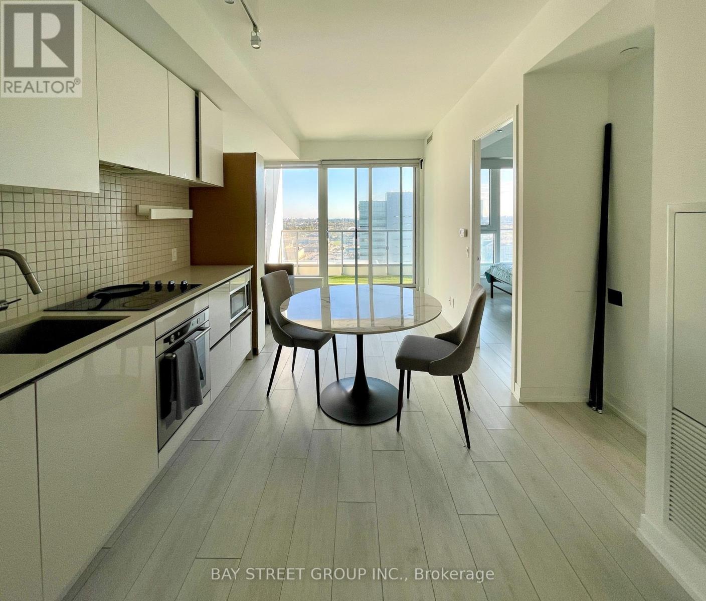 2207 - 5 Buttermill Avenue, Vaughan (Vaughan Corporate Centre), Ontario  L4K 0J5 - Photo 4 - N12612204