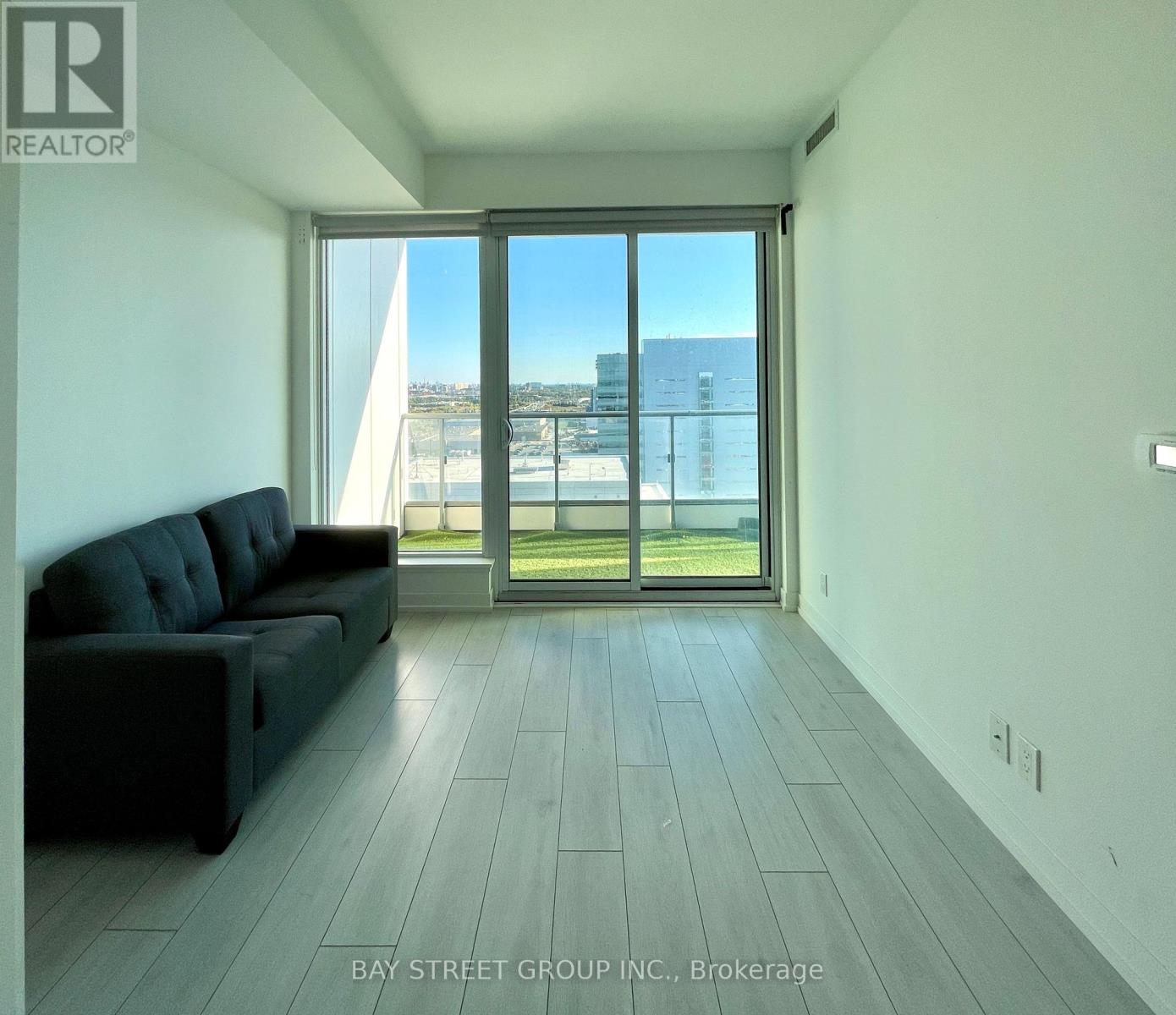 2207 - 5 Buttermill Avenue, Vaughan (Vaughan Corporate Centre), Ontario  L4K 0J5 - Photo 8 - N12612204