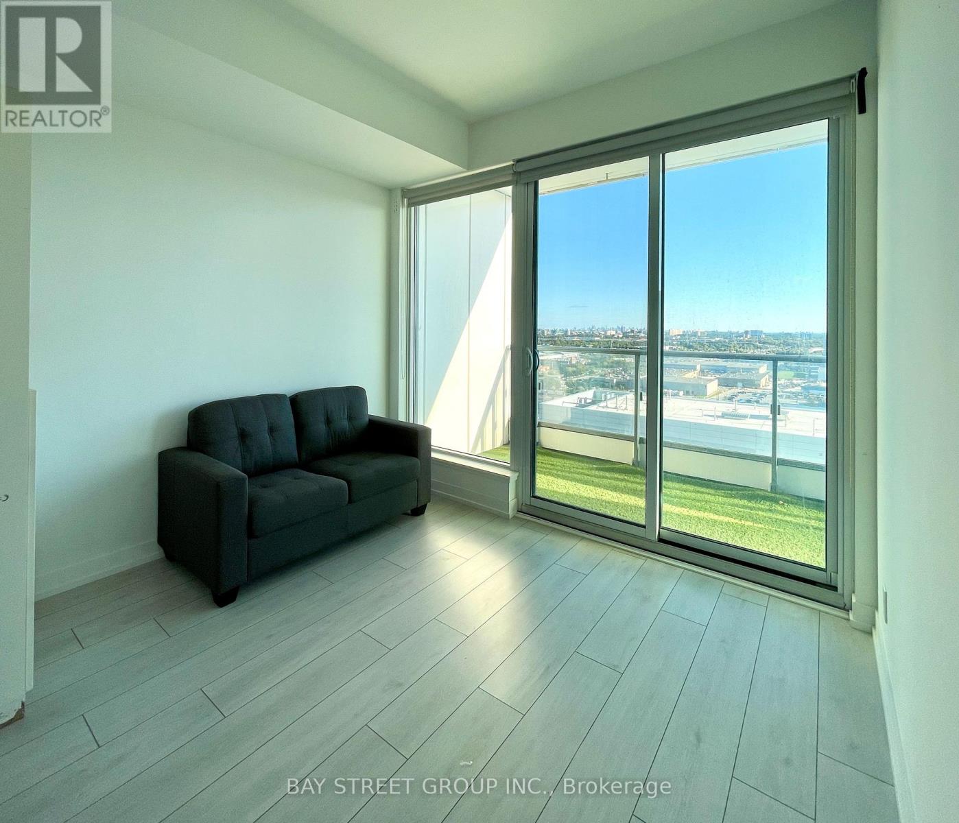 2207 - 5 Buttermill Avenue, Vaughan (Vaughan Corporate Centre), Ontario  L4K 0J5 - Photo 9 - N12612204