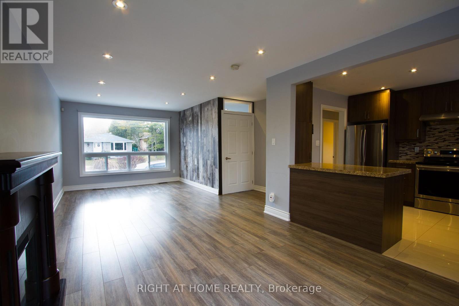 Main - 40 Foreht Crescent, Aurora (Aurora Heights), Ontario  L4G 3E8 - Photo 3 - N12612246