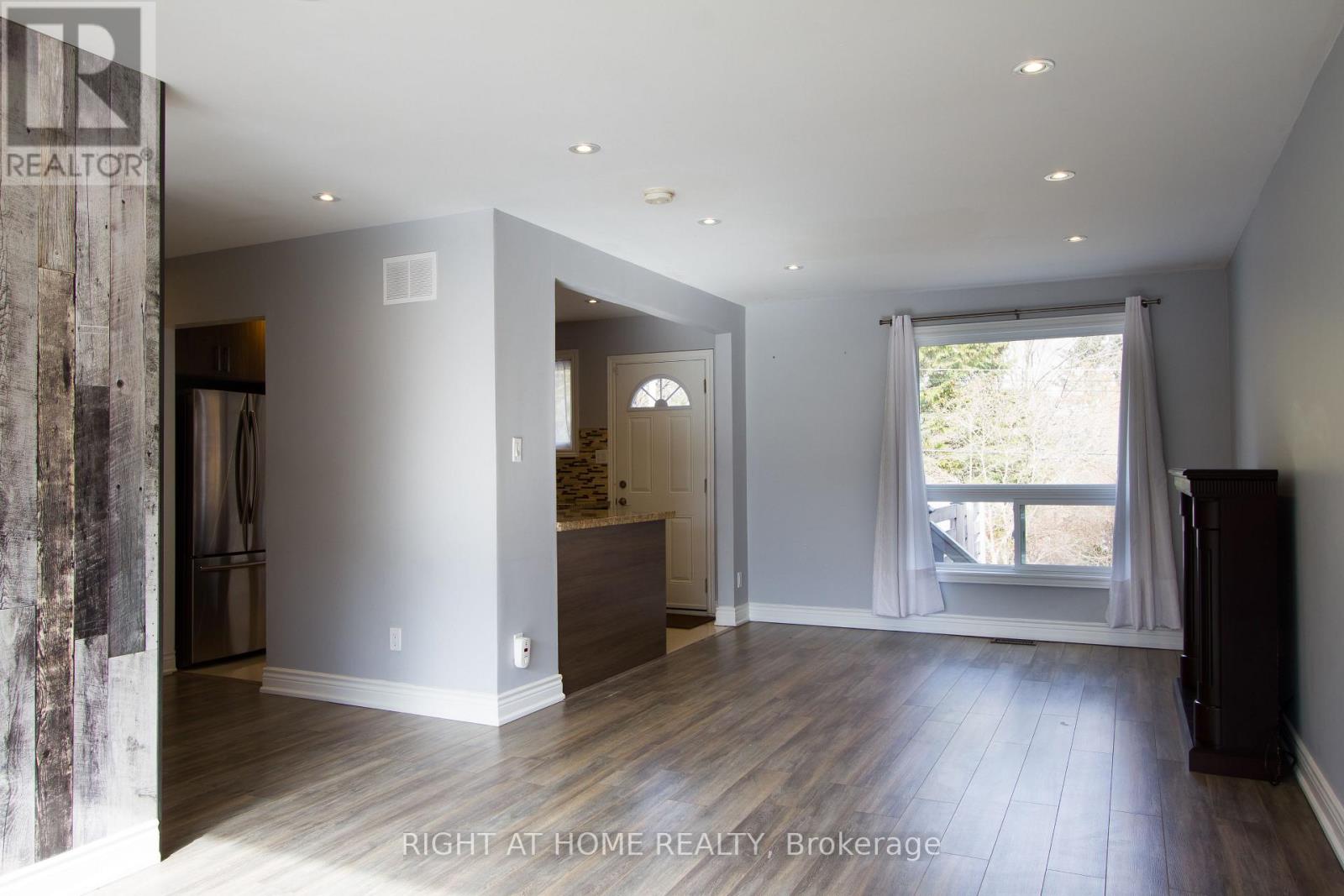 Main - 40 Foreht Crescent, Aurora (Aurora Heights), Ontario  L4G 3E8 - Photo 4 - N12612246