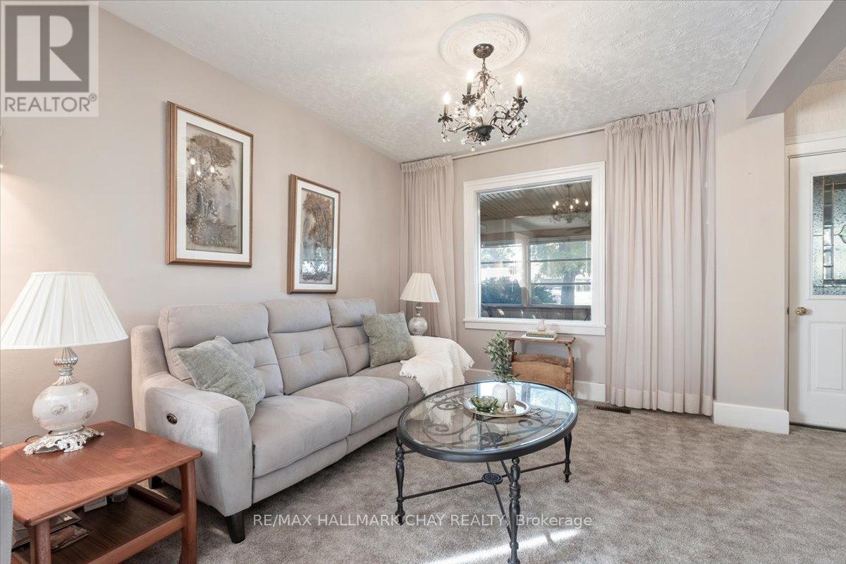 63 King Street S, New Tecumseth, Ontario  L9R 1B6 - Photo 11 - N12612268