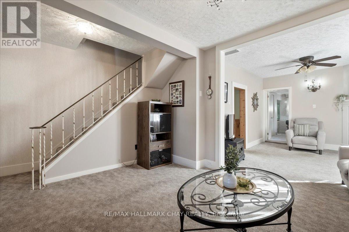 63 King Street S, New Tecumseth, Ontario  L9R 1B6 - Photo 13 - N12612268