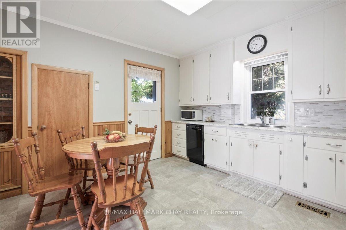 63 King Street S, New Tecumseth, Ontario  L9R 1B6 - Photo 4 - N12612268