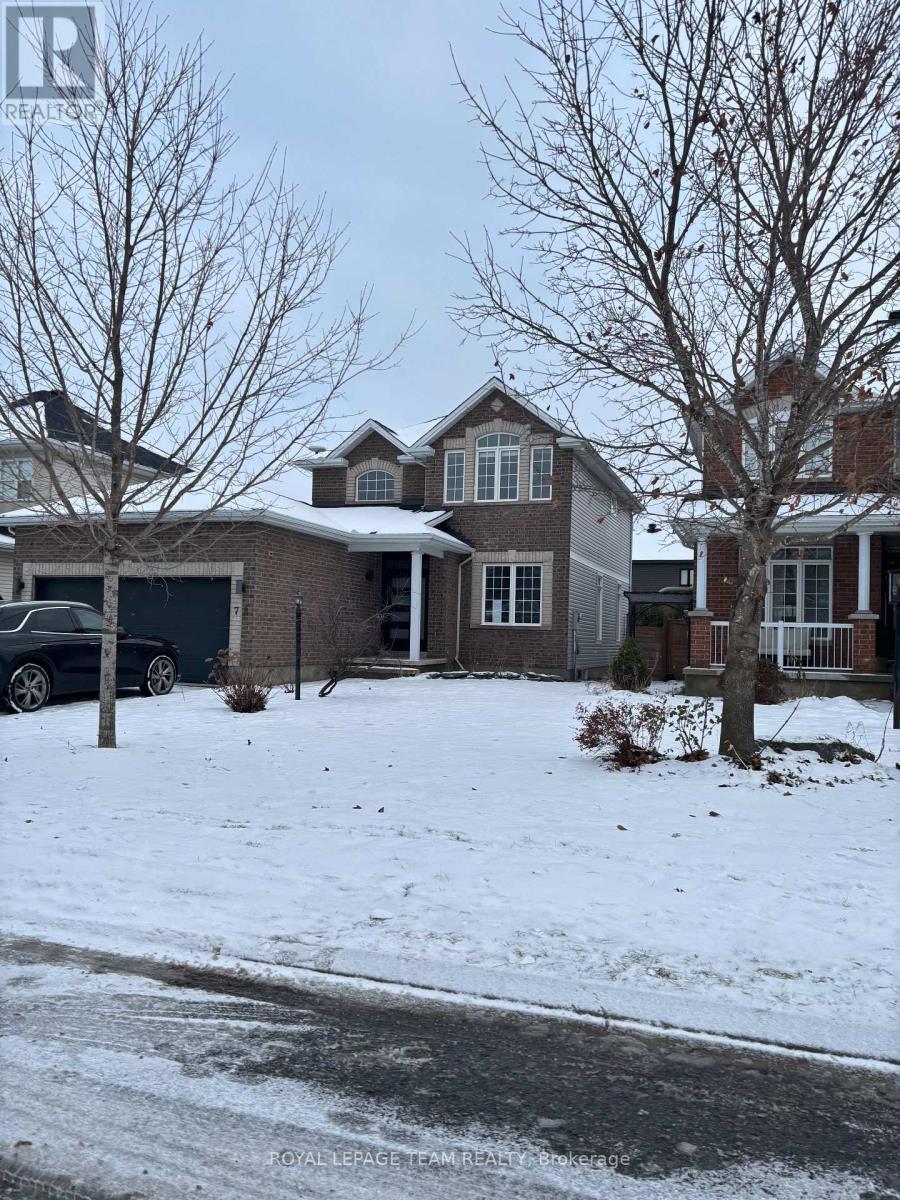 78 FRIENDLY CRESCENT, Ottawa, Ontario