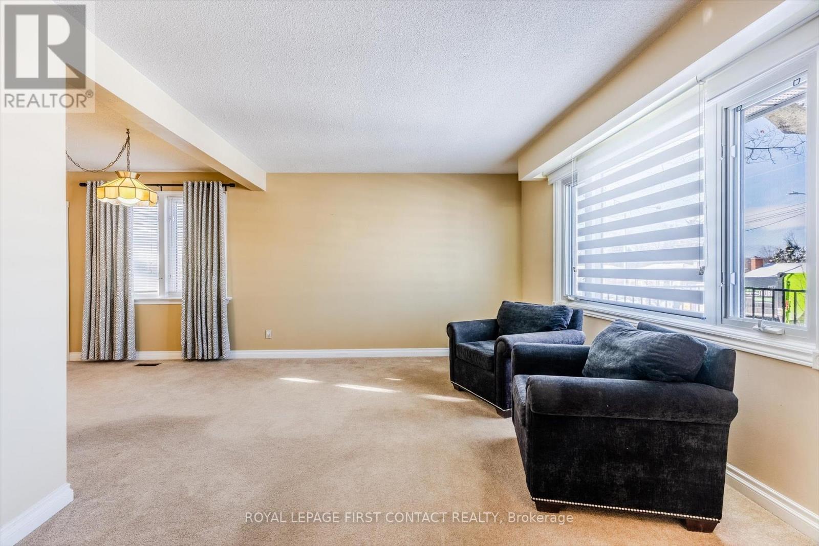 Unit A - 23 Shannon Street, Barrie, Ontario  L4M 2K7 - Photo 3 - S12612116