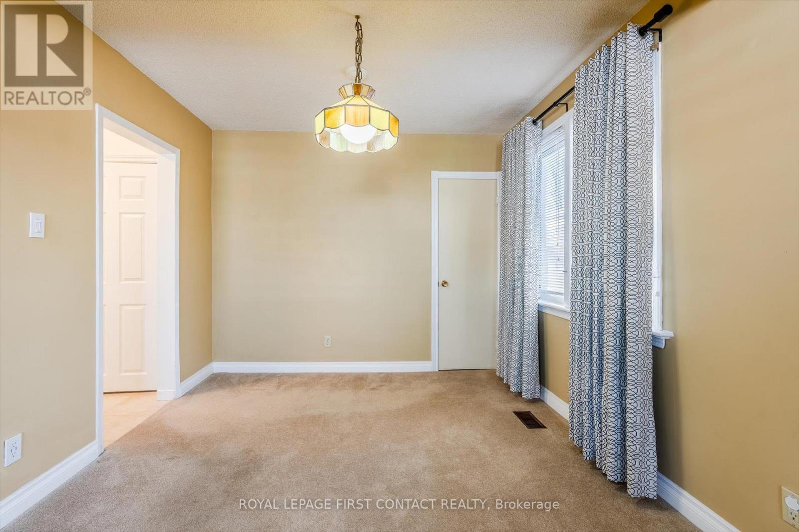 Unit A - 23 Shannon Street, Barrie, Ontario  L4M 2K7 - Photo 5 - S12612116