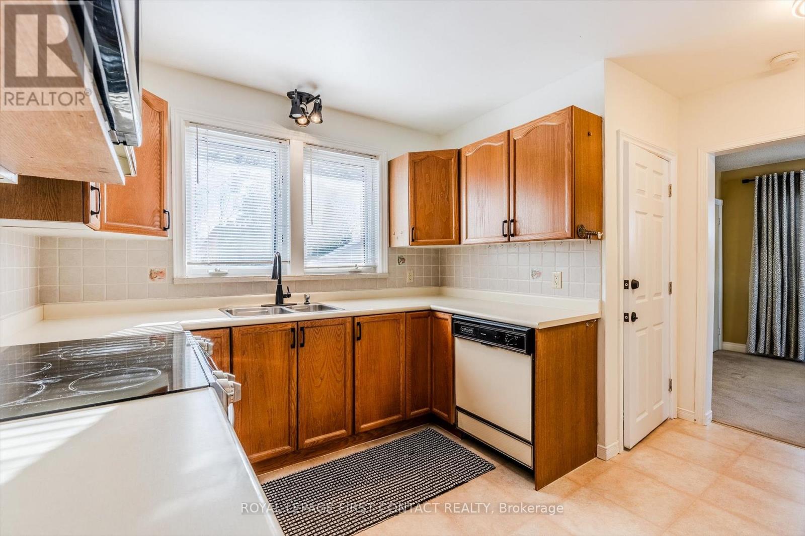 Unit A - 23 Shannon Street, Barrie, Ontario  L4M 2K7 - Photo 8 - S12612116