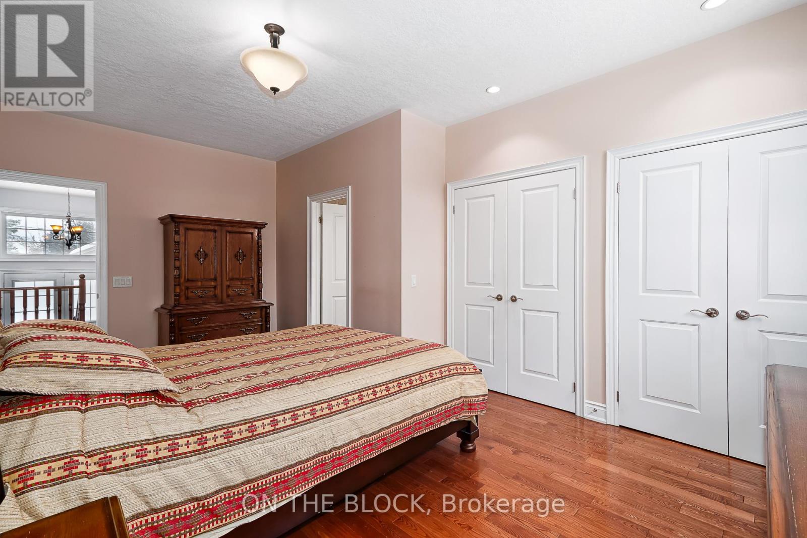 589 River Road E, Wasaga Beach, Ontario  L9Z 2M2 - Photo 11 - S12612166