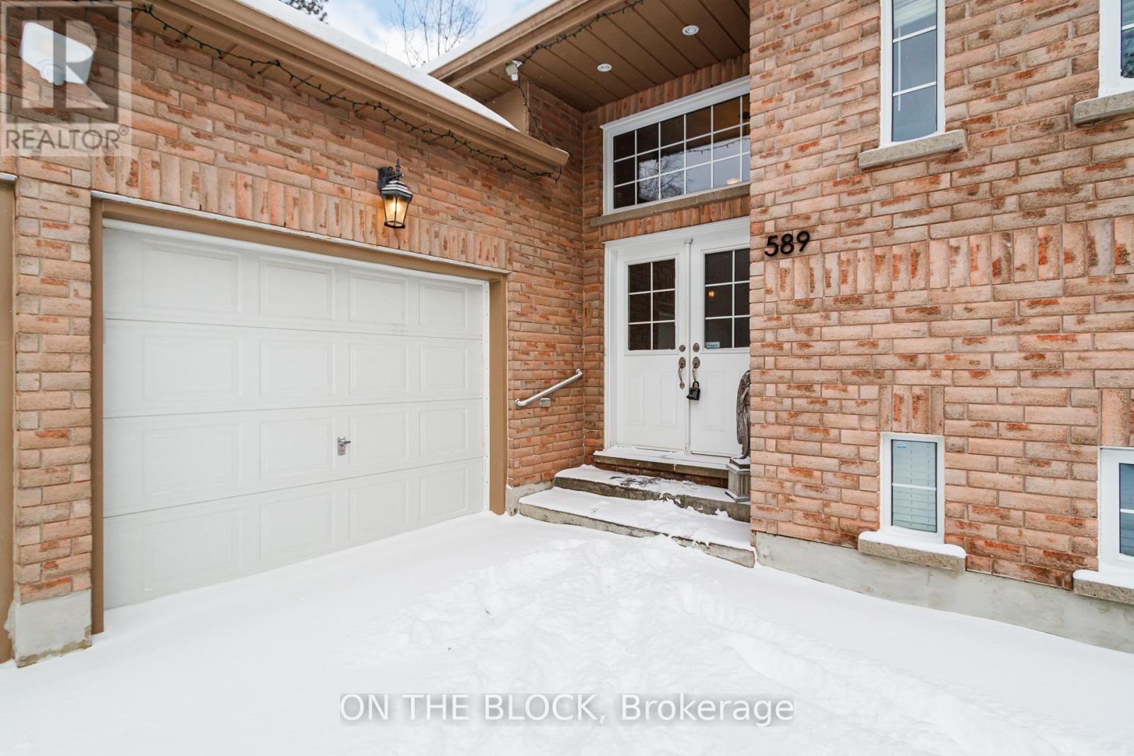 589 River Road E, Wasaga Beach, Ontario  L9Z 2M2 - Photo 2 - S12612166