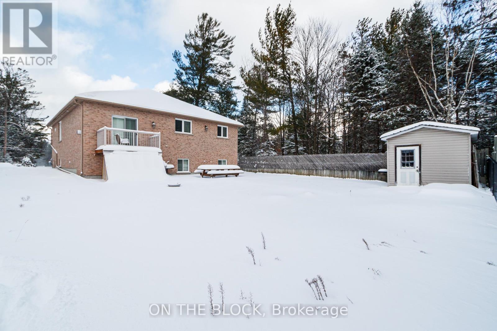 589 River Road E, Wasaga Beach, Ontario  L9Z 2M2 - Photo 20 - S12612166