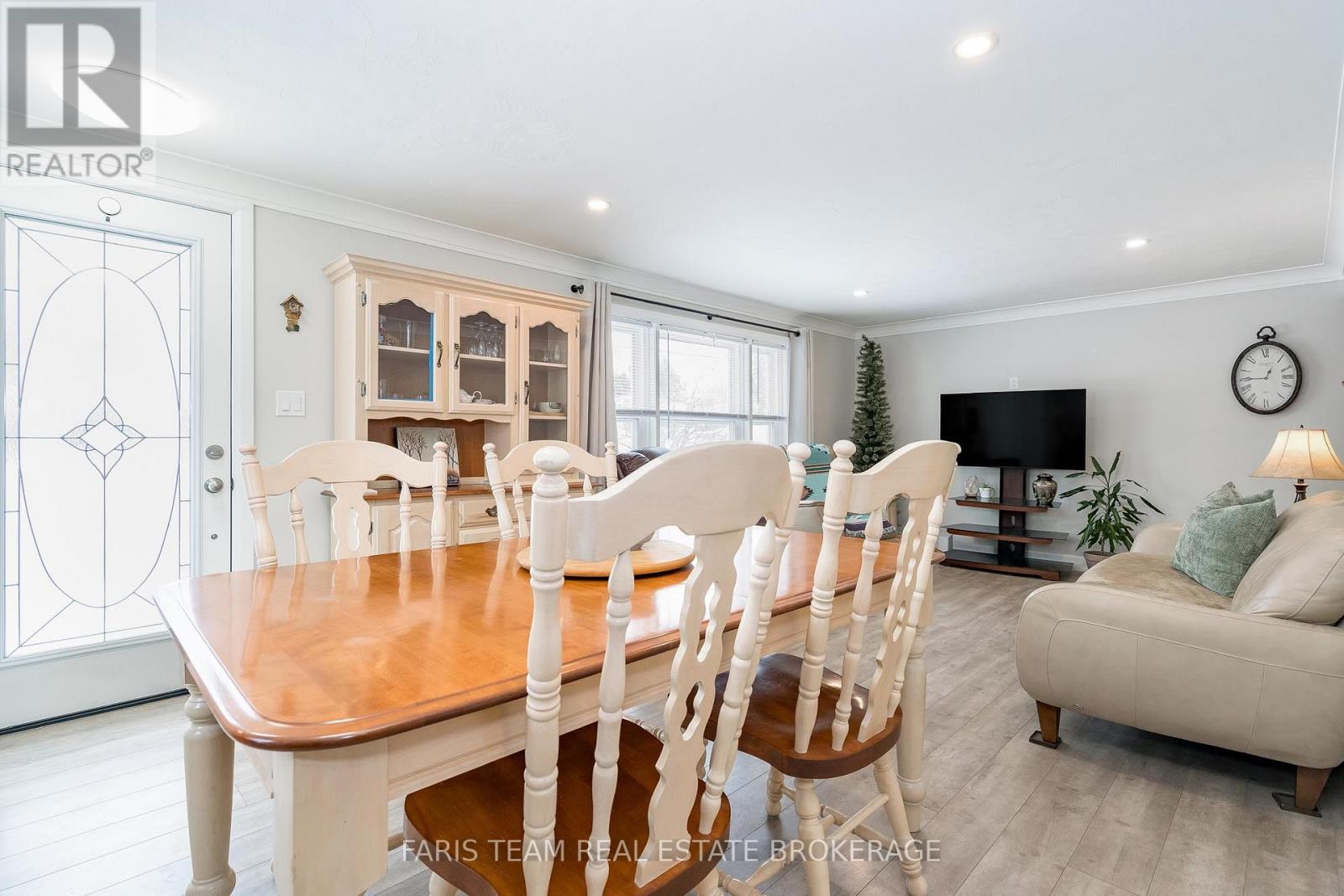 15 Derby Street, Orillia, Ontario  L3V 5R4 - Photo 14 - S12612234