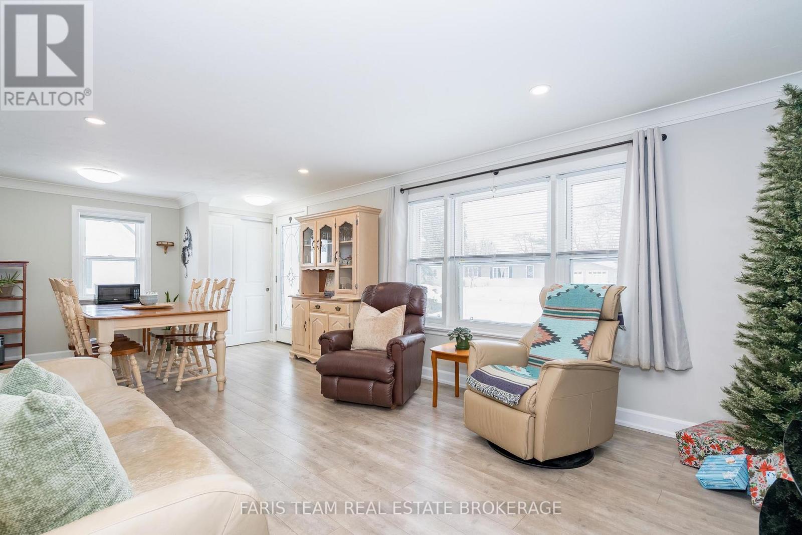 15 Derby Street, Orillia, Ontario  L3V 5R4 - Photo 17 - S12612234