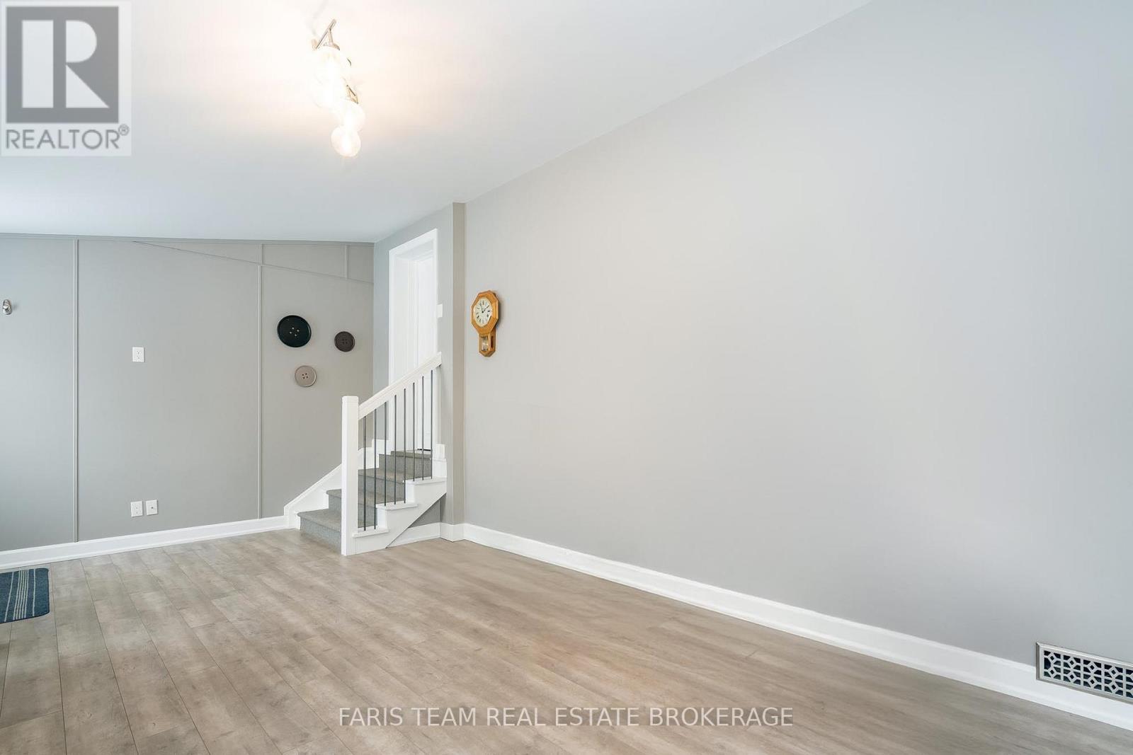 15 Derby Street, Orillia, Ontario  L3V 5R4 - Photo 22 - S12612234