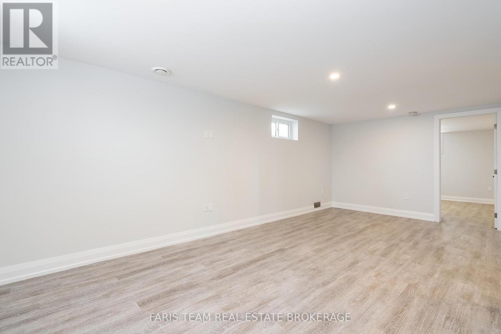 15 Derby Street, Orillia, Ontario  L3V 5R4 - Photo 29 - S12612234