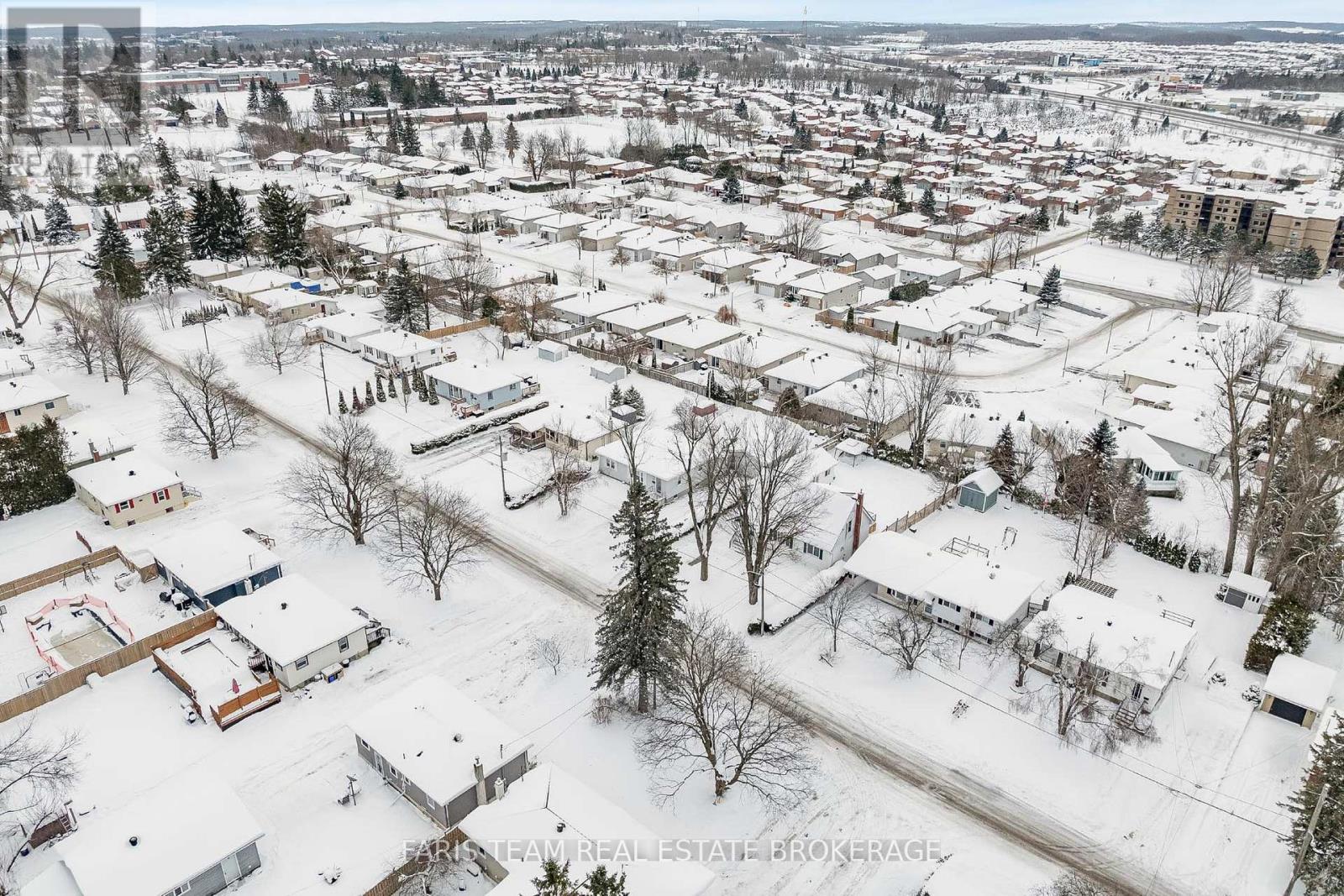 15 Derby Street, Orillia, Ontario  L3V 5R4 - Photo 43 - S12612234