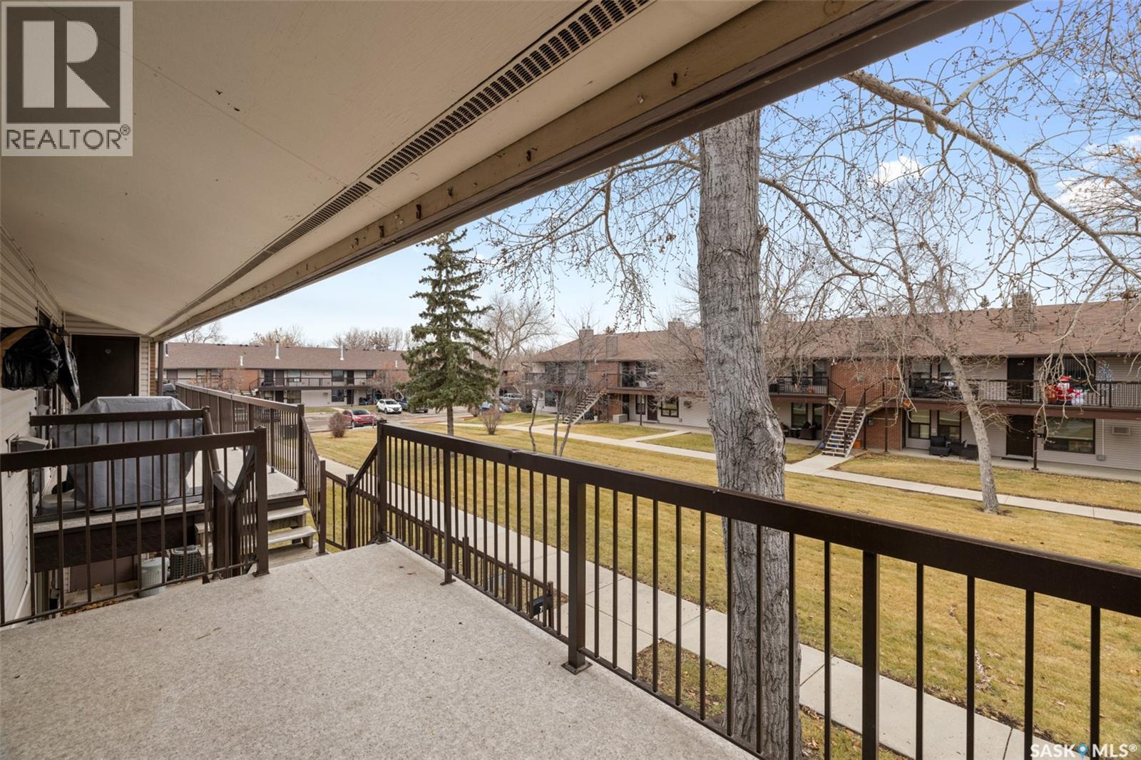 70 Gore Place, Regina, Saskatchewan  S4T 7S4 - Photo 3 - SK025365