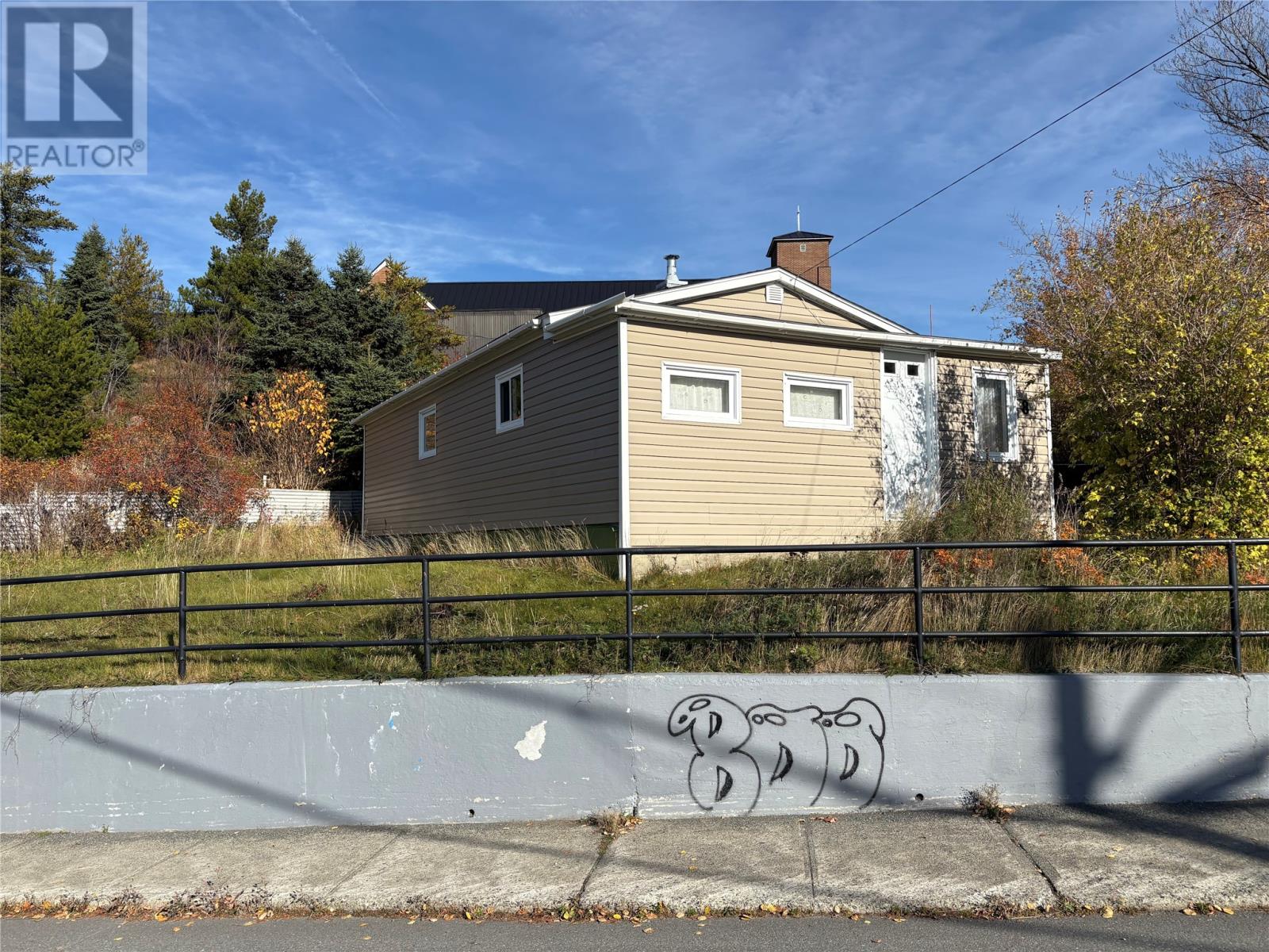 8 Thirteenth Avenue, Grand Falls Windsor, Newfoundland & Labrador  A2B 1E7 - Photo 1 - 1292943