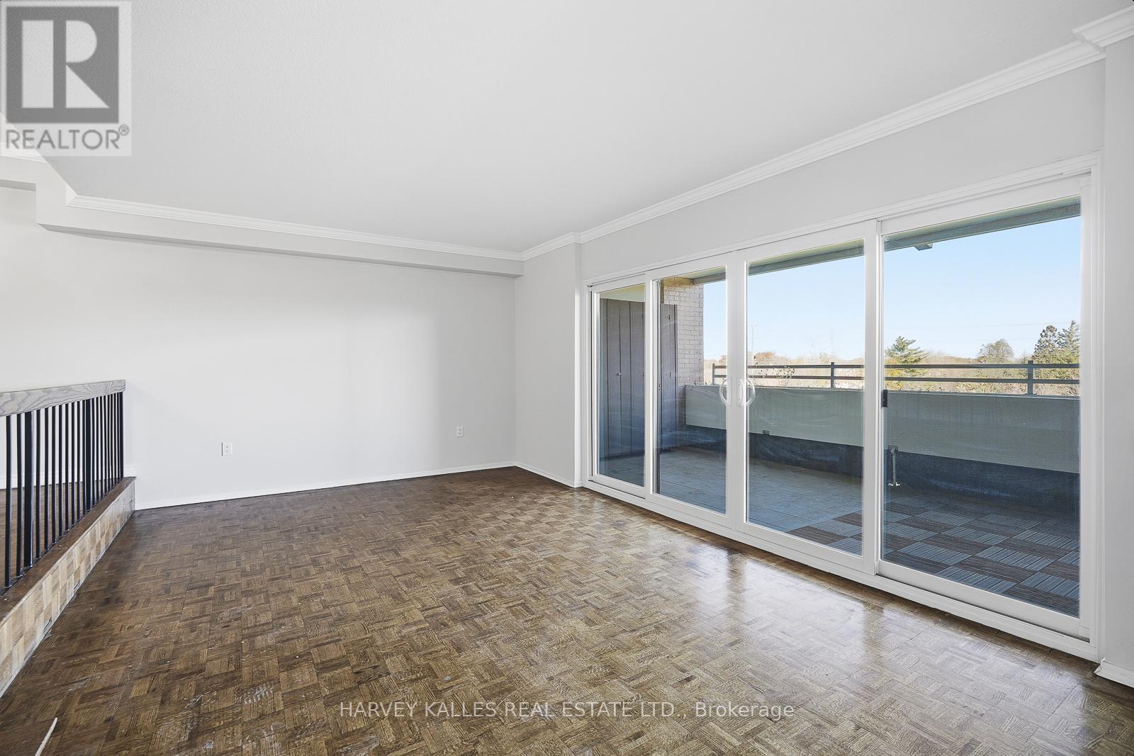 501 - 965 Inverhouse Drive, Mississauga, Ontario  L5J 4B4 - Photo 6 - W12612092