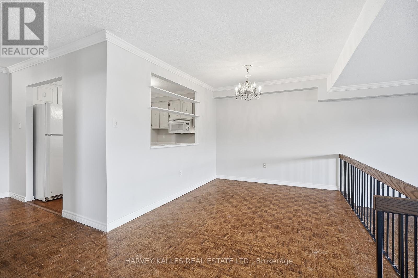 501 - 965 Inverhouse Drive, Mississauga, Ontario  L5J 4B4 - Photo 9 - W12612092