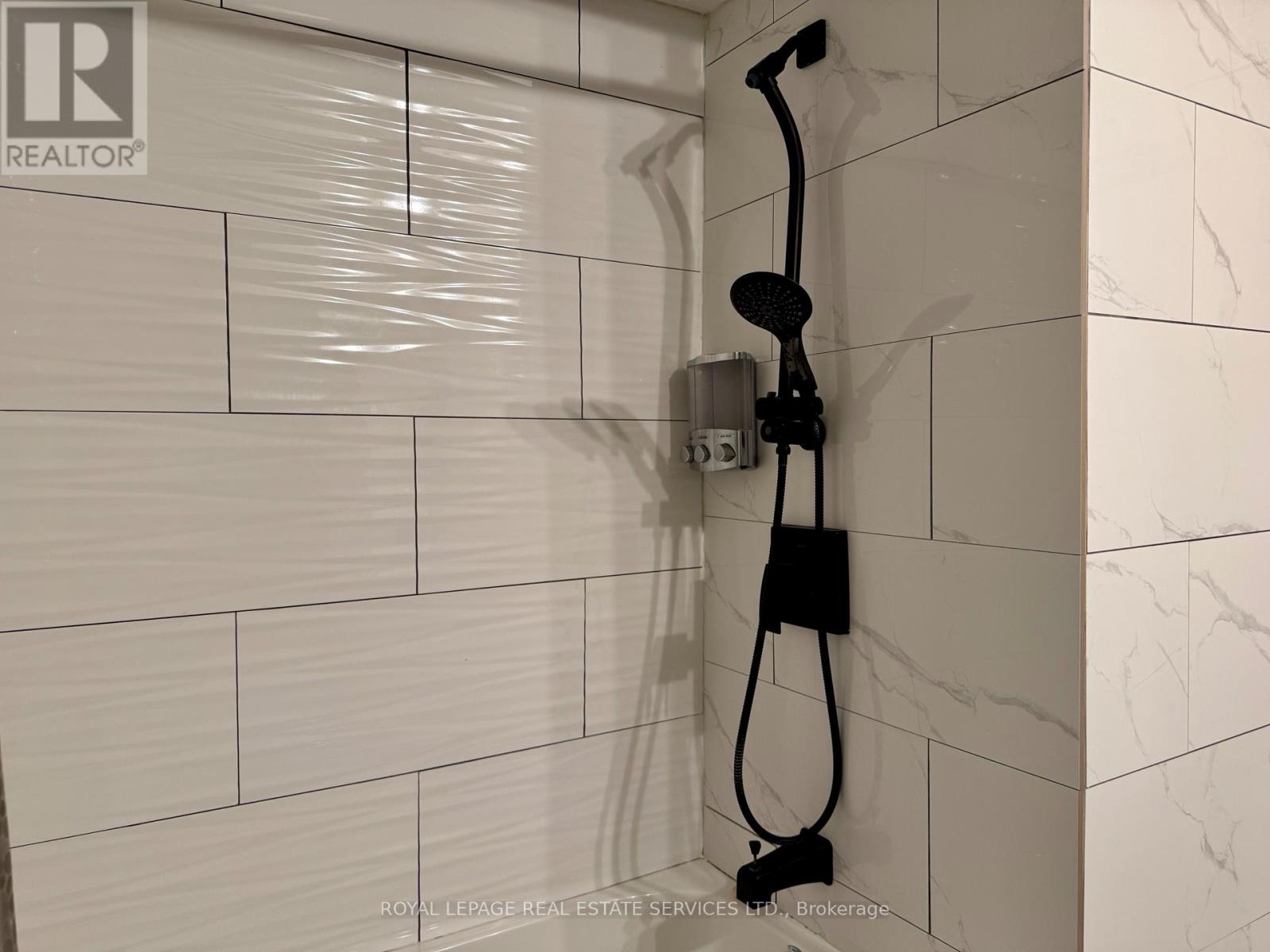 70 Hisey Crescent, Toronto (Black Creek), Ontario  M3N 1V1 - Photo 17 - W12612134