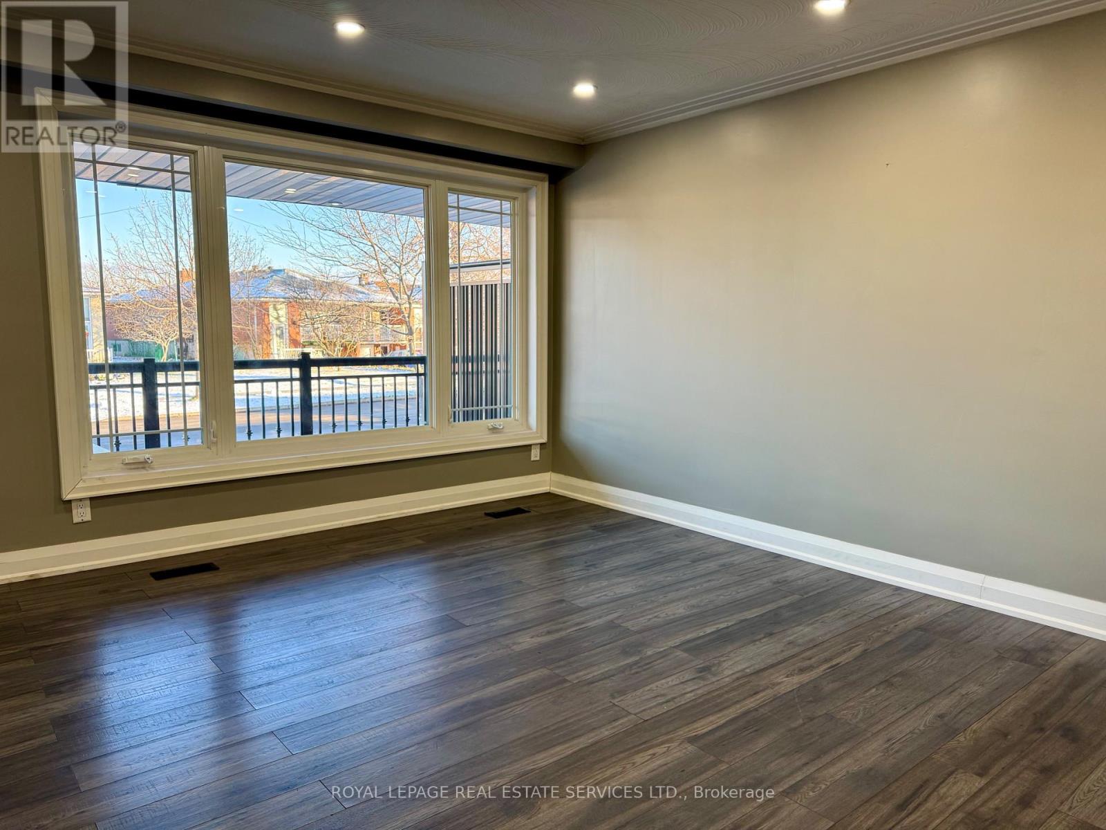 70 Hisey Crescent, Toronto (Black Creek), Ontario  M3N 1V1 - Photo 3 - W12612134